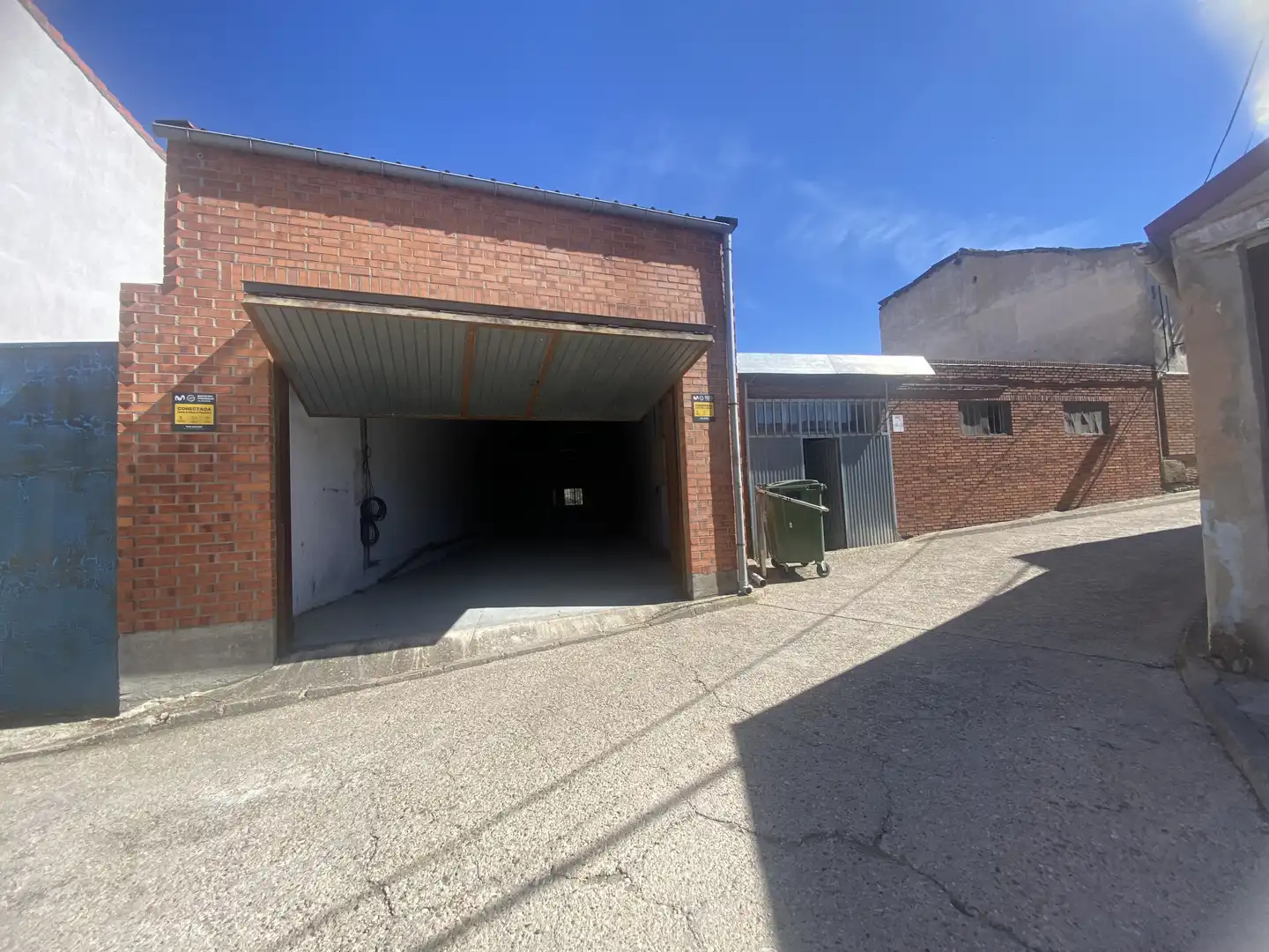 Vista exterior de Nave industrial en venta en Villamuriel de Cerrato