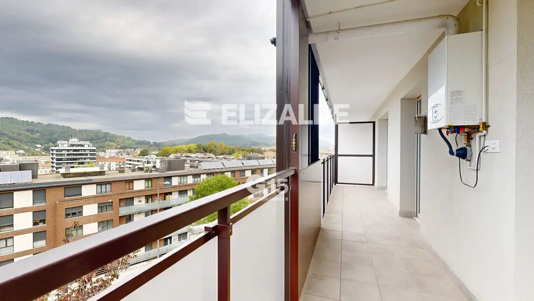 Piso con terraza en venta en Txapinene Kalea, imagen 9
