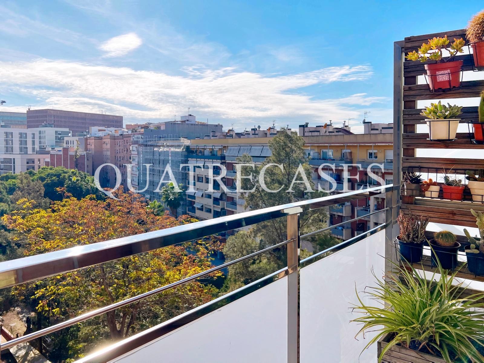 Vista exterior de Àtic en venda en  Barcelona Capital amb Terrassa, Moblat i Forn