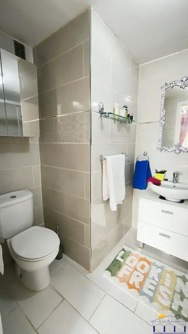 Baño de Apartamento en venta en Benalmádena con Aire acondicionado, Calefacción y Terraza