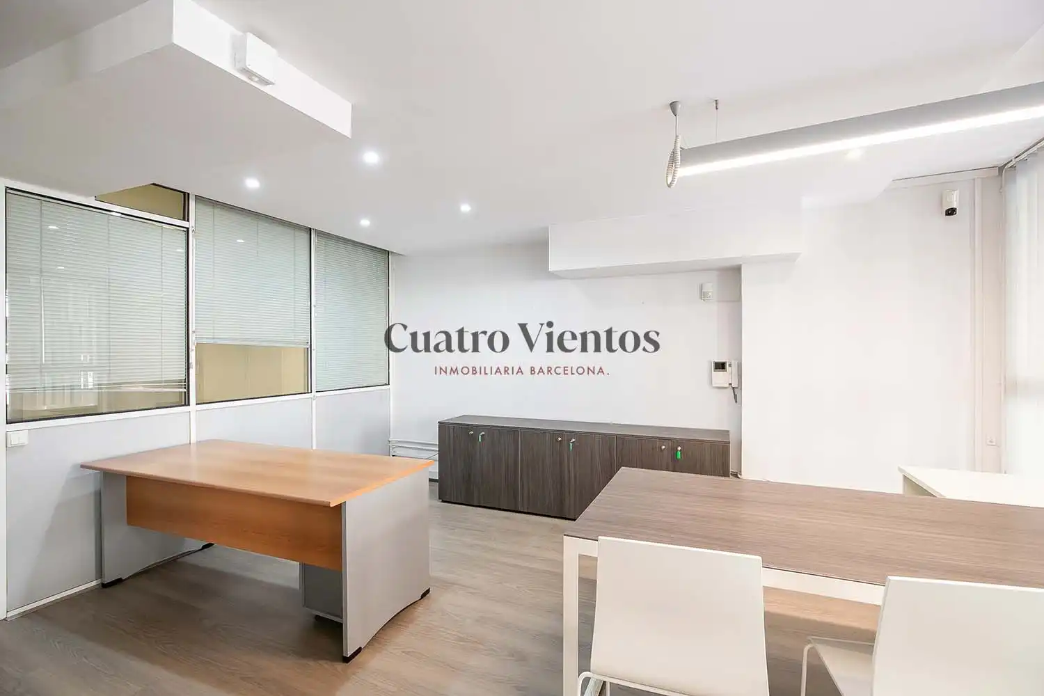 Office for sale in Barcelona  with Air Conditioner and Heating