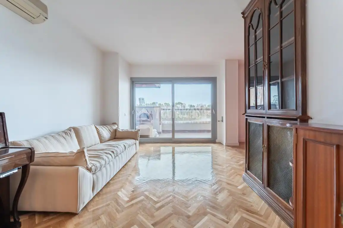 Sala de estar de Piso en venta en Madrid con Aire acondicionado, Calefacción y Piscina comunitaria