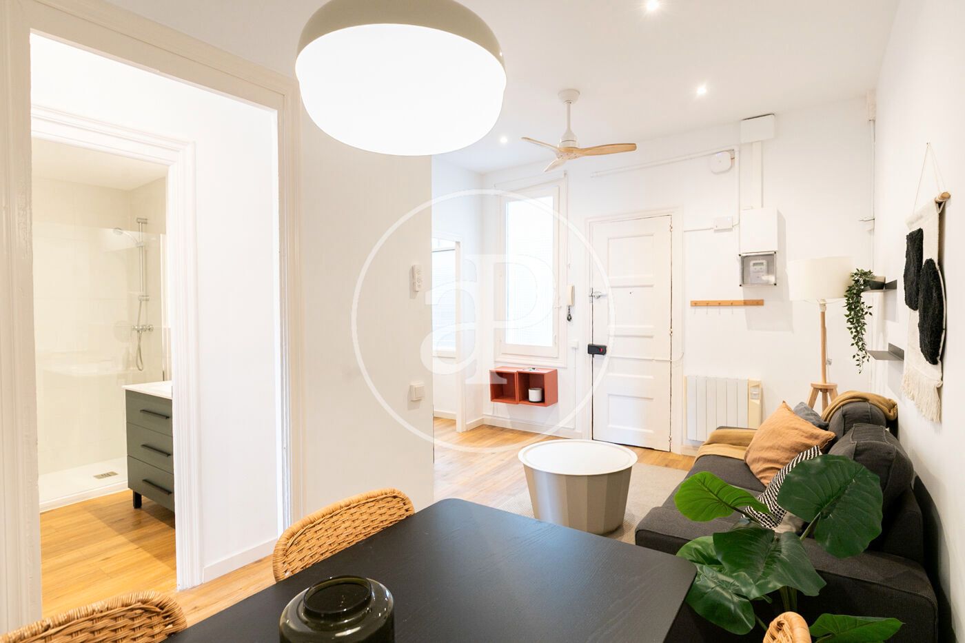 Piso en venta en  Barcelona Capital con Calefacción y Amueblado