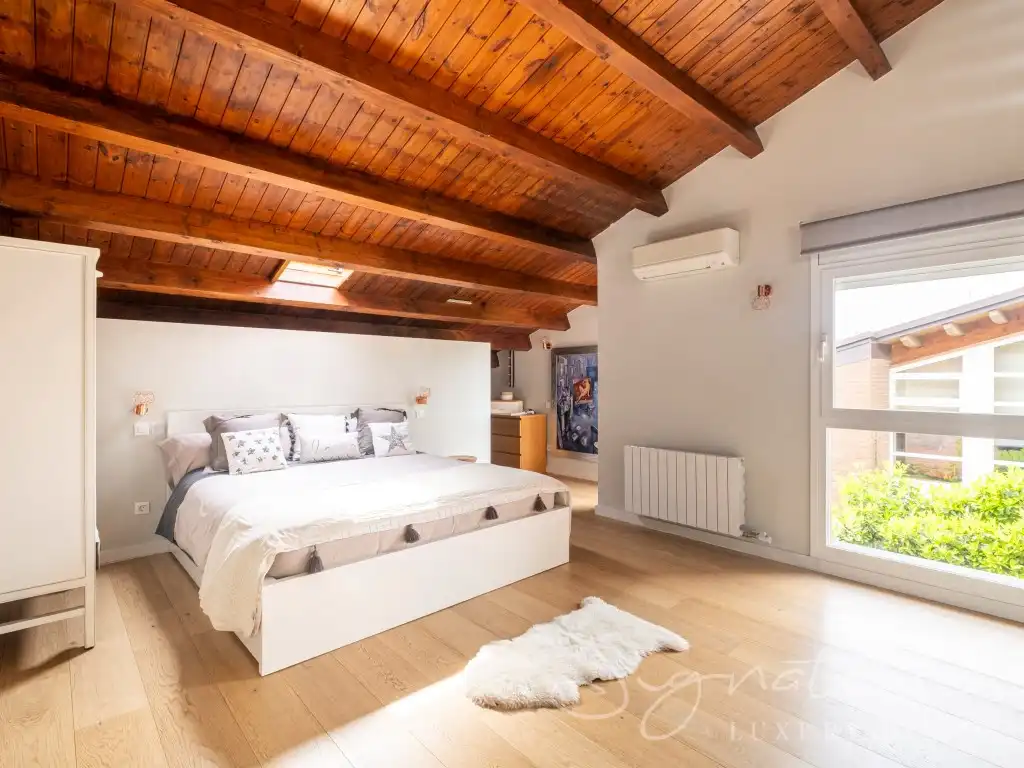 Dormitori de Casa o xalet de lloguer en Sant Cugat del Vallès amb Aire condicionat, Piscina i Moblat