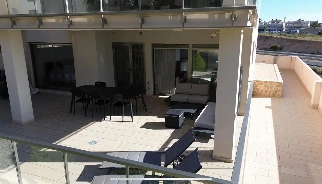 Terrassa de Apartament en venda en Orihuela amb Aire condicionat, Jardí privat i Terrassa