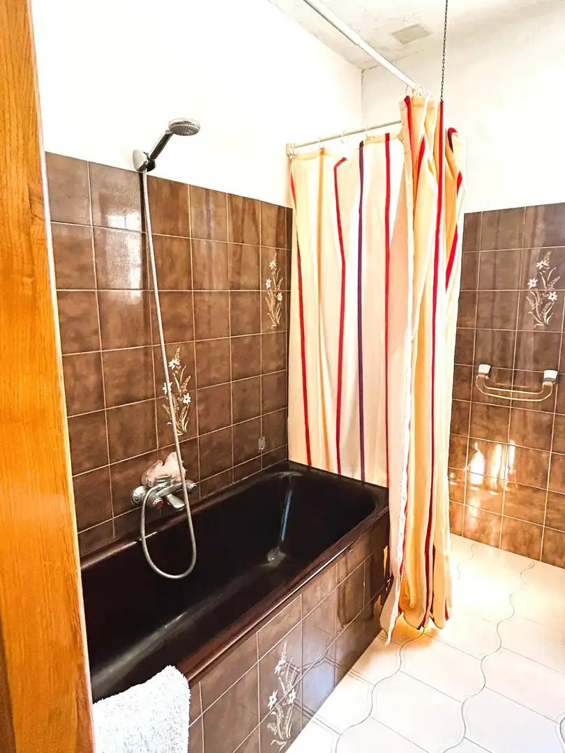 Bany de Finca rústica en venda en Estepona amb Jardí privat, Terrassa i Piscina