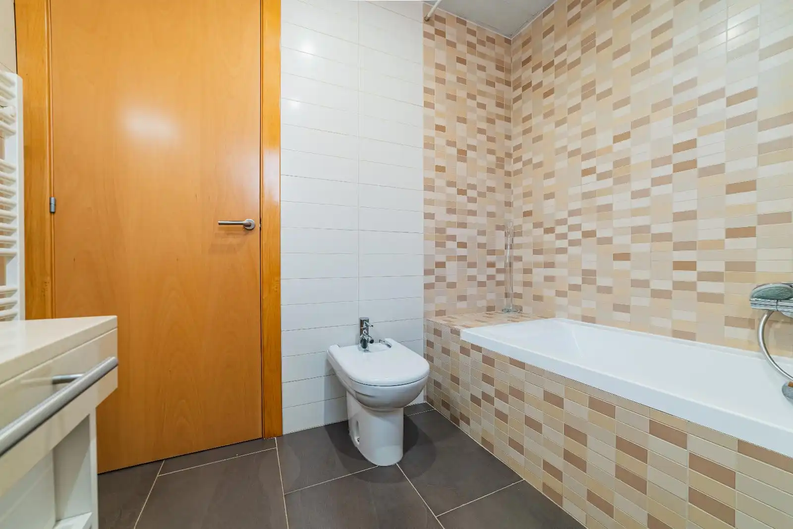Casa amb jardí en venda a Esteve Albert i corp, imagen 18