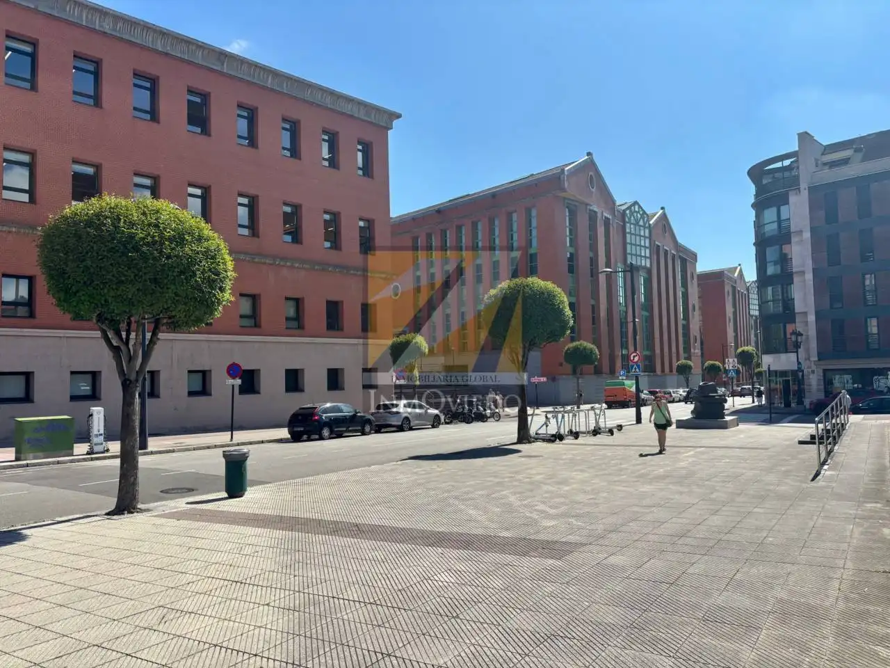 Vista exterior de Piso en venta en Oviedo  con Terraza