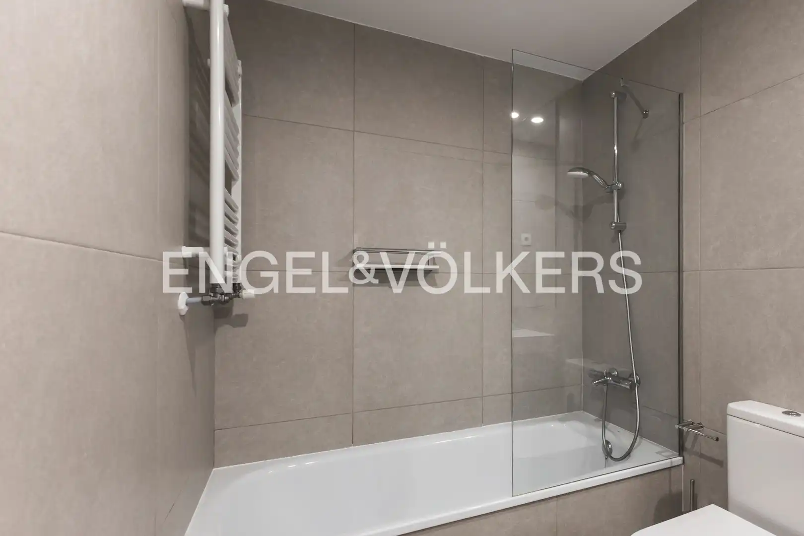 Baño de Piso en venta en Madrid con Aire acondicionado, Calefacción y Terraza
