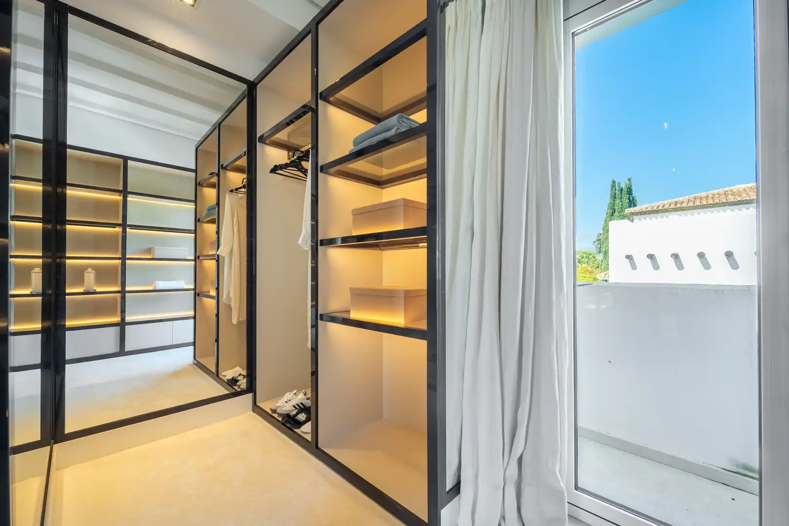 Habitación de Ático en venta en Marbella con Aire acondicionado, Terraza y Trastero