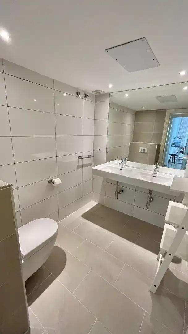Baño de Apartamento de alquiler en Benalmádena con Aire acondicionado, Calefacción y Terraza
