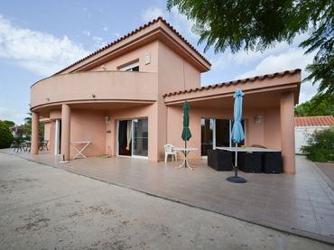 Detached house with balcony for sale in Calle SARSET DEL