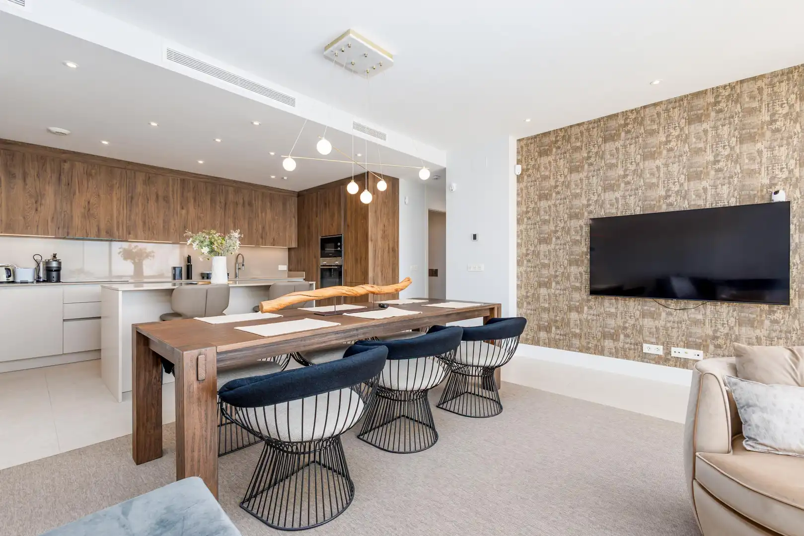 Sala de estar de Apartamento en venta en Benahavís con Aire acondicionado, Calefacción y Jardín privado
