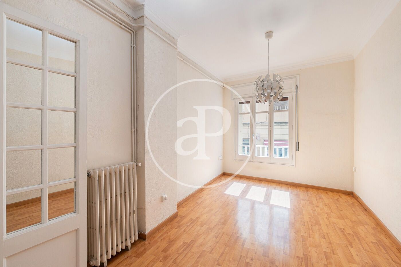Flat for sale in  Barcelona Capital  with Heating