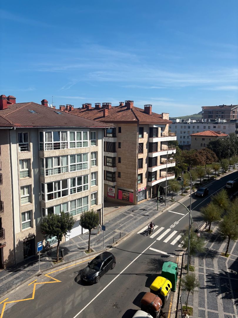 Vista exterior de Piso en venta en Zarautz con Calefacción, Terraza y Amueblado