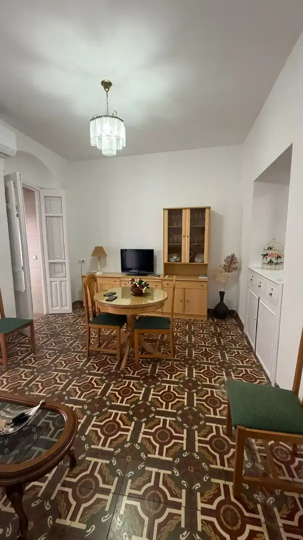 Sala d'estar de Pis de lloguer en Castuera amb Aire condicionat, Terrassa i Moblat
