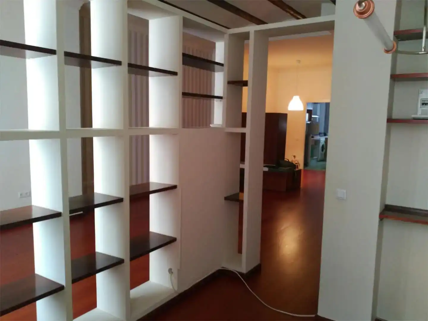 Flat for rent in  Valencia Capital  with Air Conditioner and Balcony
