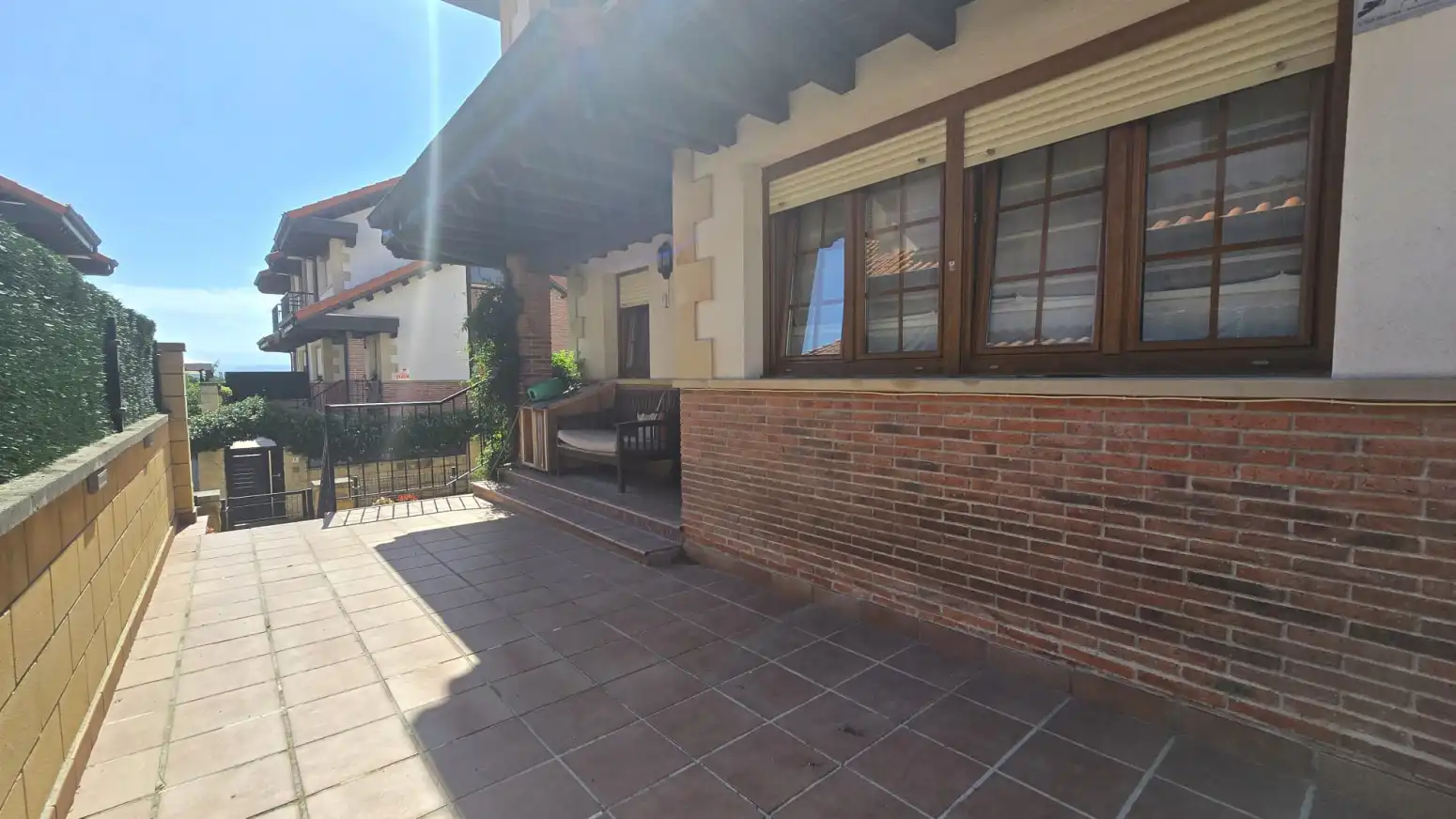 Vista exterior de Casa adosada en venda en Suances amb Calefacció i Terrassa