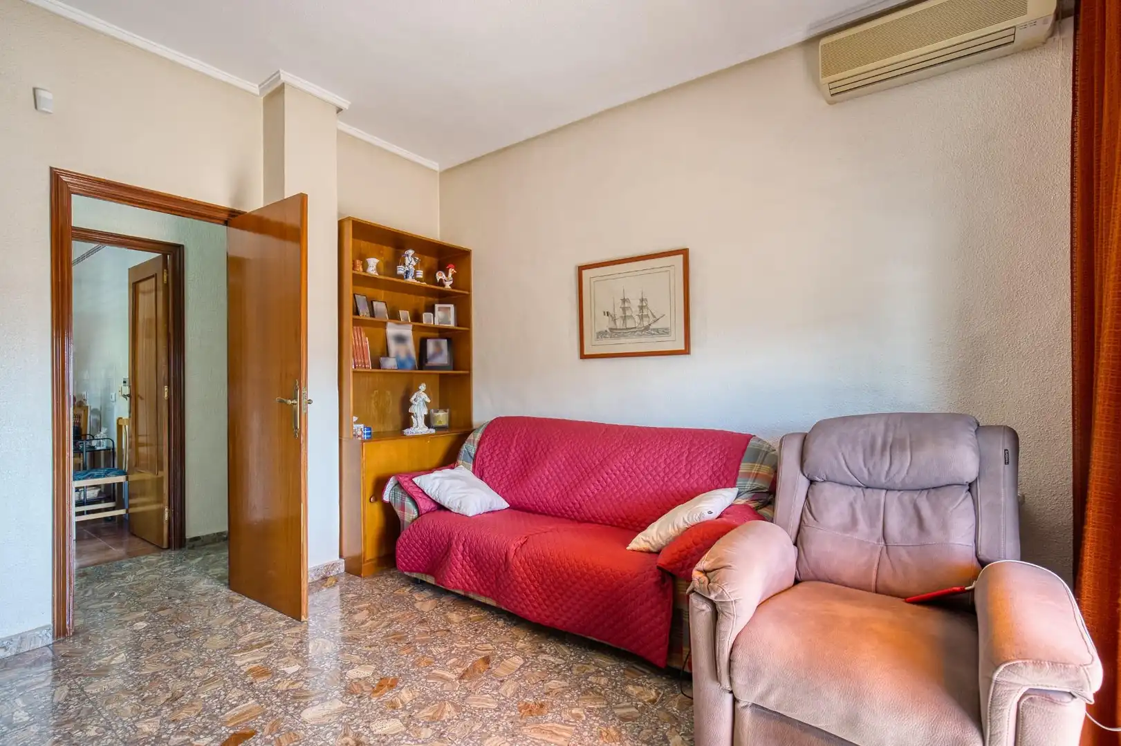 Sala d'estar de Casa o xalet en venda en Orihuela amb Aire condicionat, Calefacció i Jardí privat