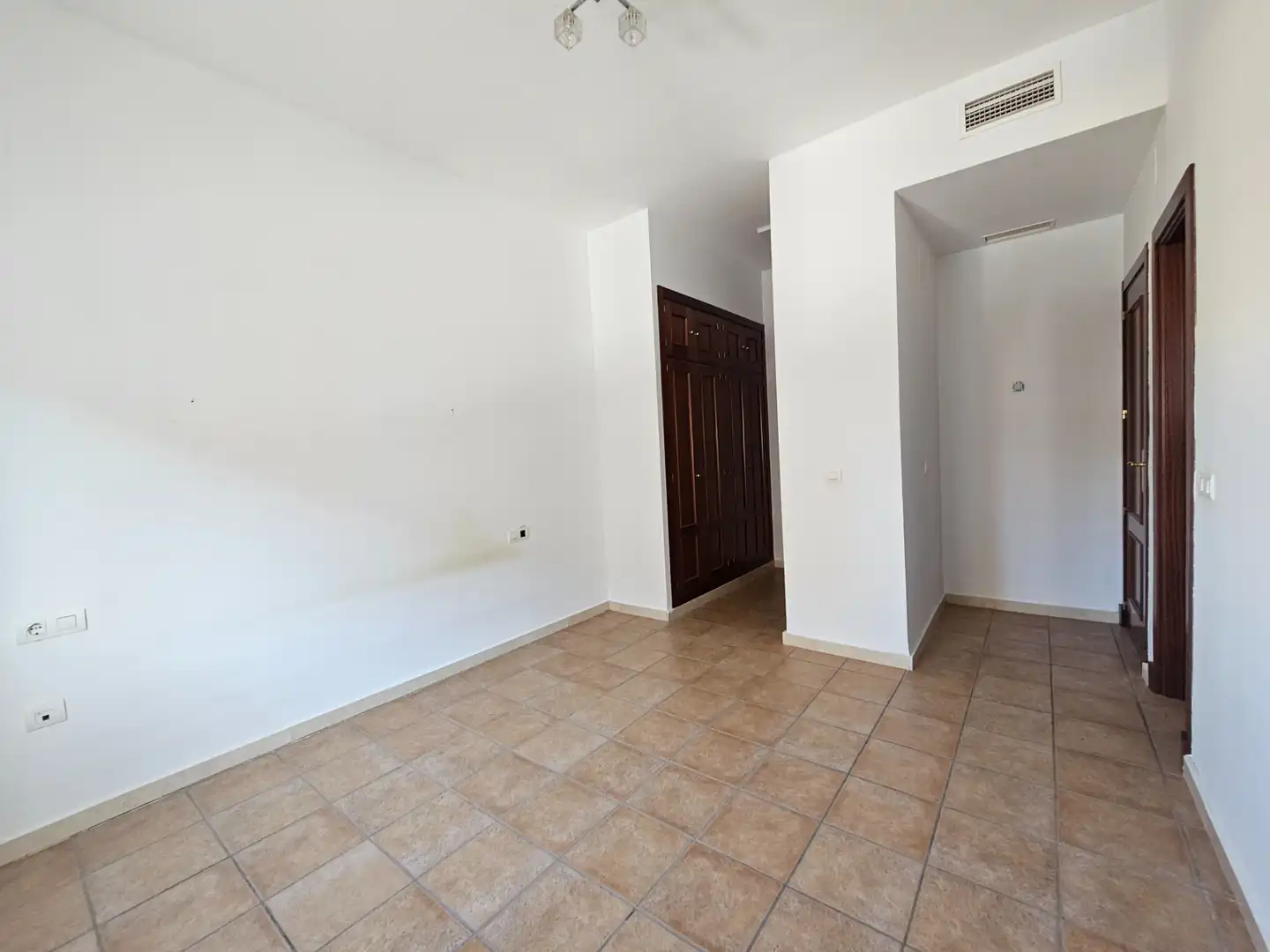 Einfamilien-Reihenhaus zum Verkauf in Umbrete mit Privatgarten, Abstellraum und Schwimmbad