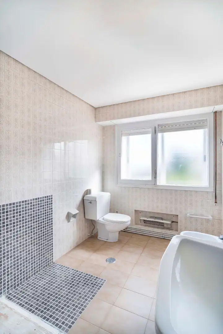 Baño de Casa o chalet en venta en A Coruña Capital  con Calefacción, Jardín privado y Terraza