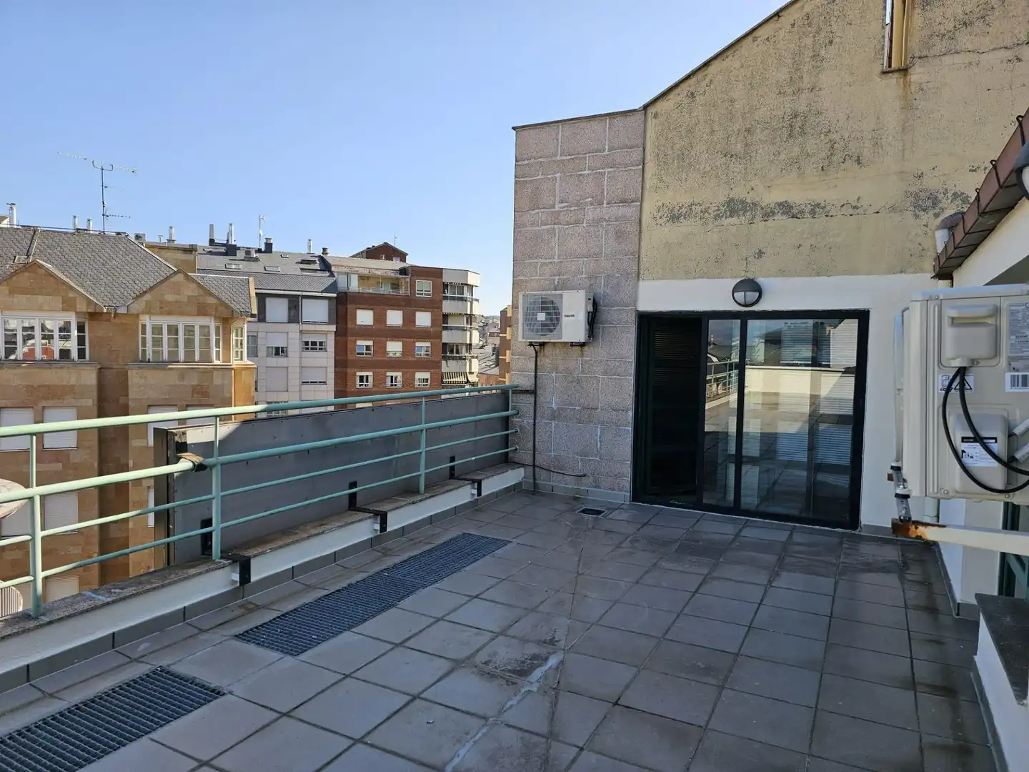 Terraza de Oficina de alquiler en Ponferrada con Terraza y Amueblado