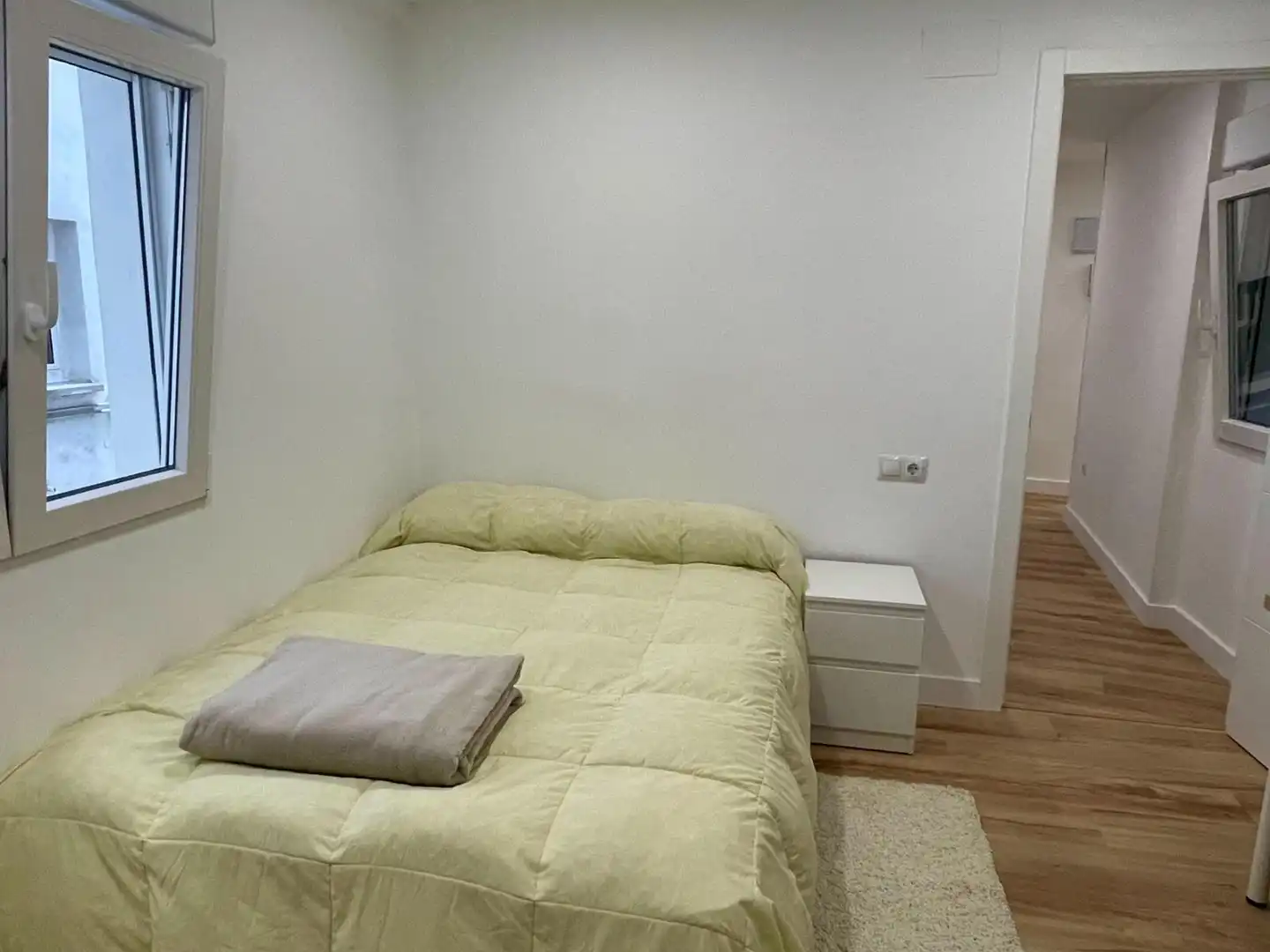 Habitación de Piso de alquiler en Oviedo  con Amueblado