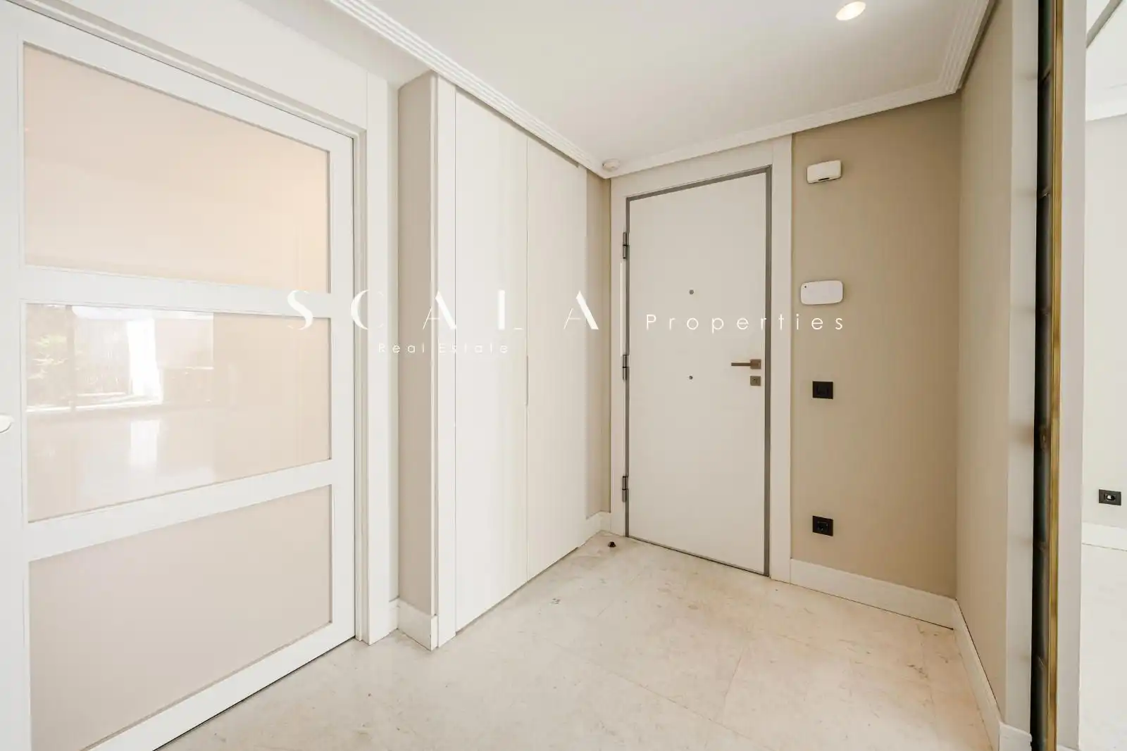 Wohnung zur Miete in Madrid mit Klimaanlage, Heizung und Privatgarten