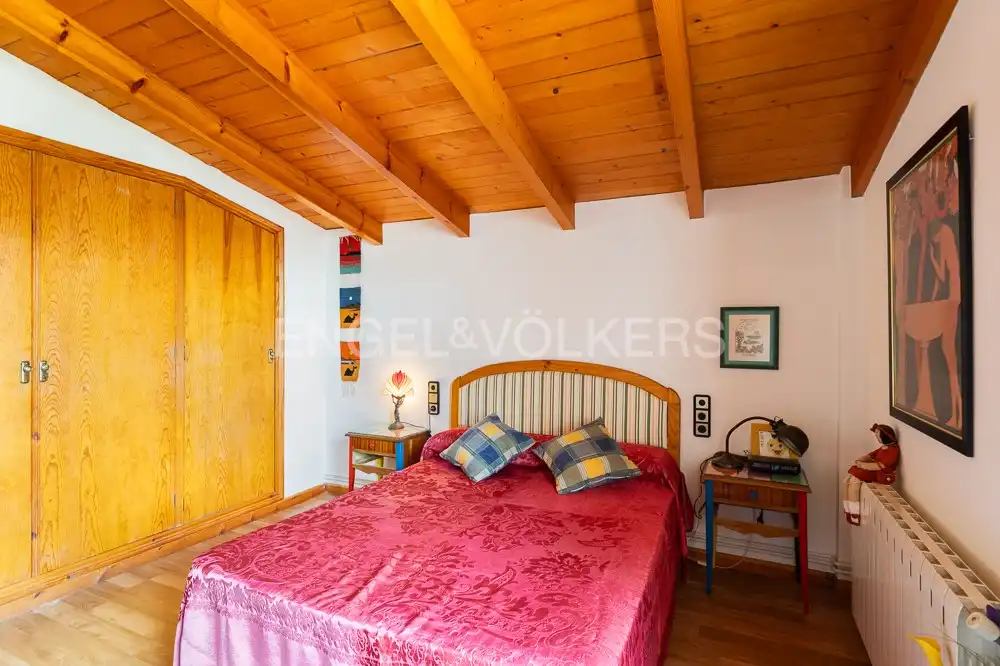 Habitación de Casa o chalet en venta en Requena con Aire acondicionado, Calefacción y Jardín privado