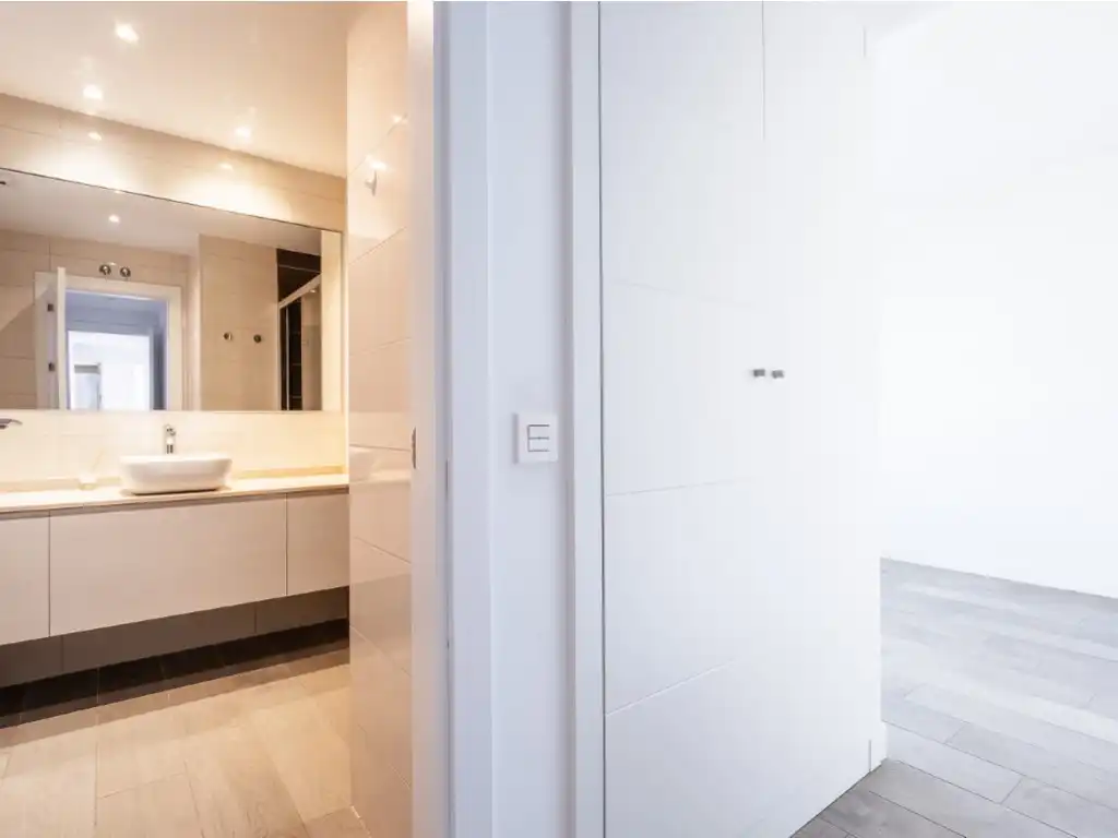 Bathroom of Flat for rent in Madrid  with Air Conditioner, Private garden and Terrace