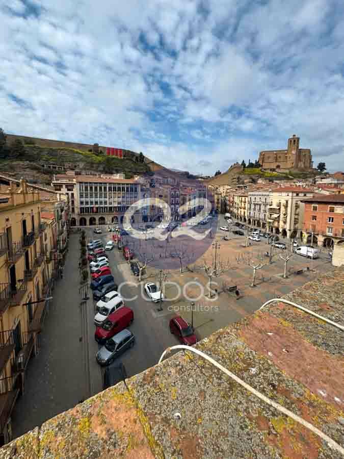 Vista exterior de Àtic en venda en Balaguer amb Terrassa i Moblat