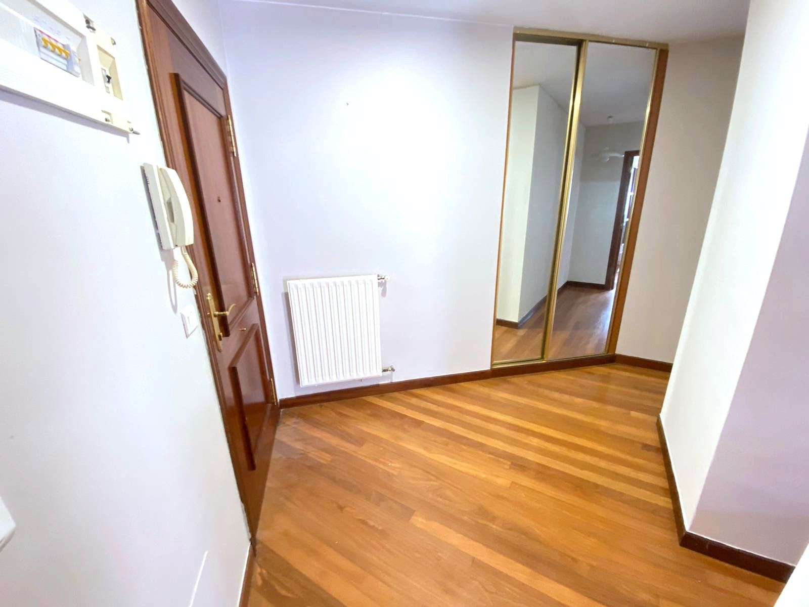 Dormitori de Àtic en venda en Castro-Urdiales amb Calefacció, Jardí privat i Parquet