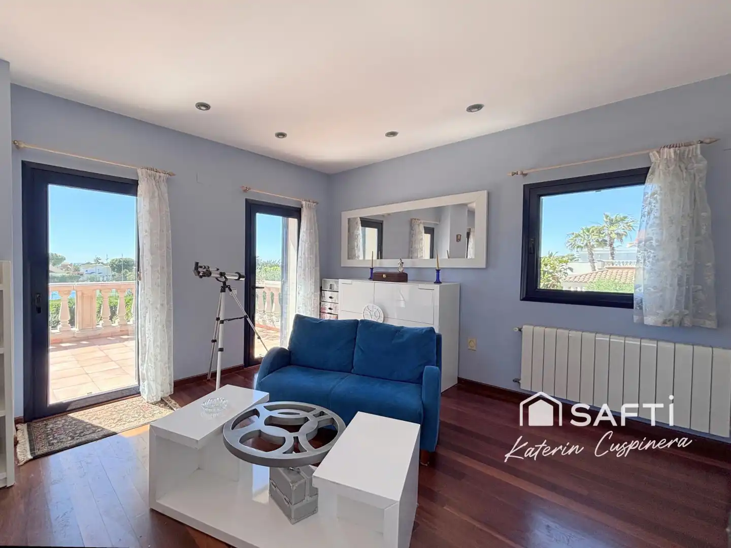 Sala d'estar de Casa o xalet en venda en El Vendrell amb Calefacció, Terrassa i Piscina