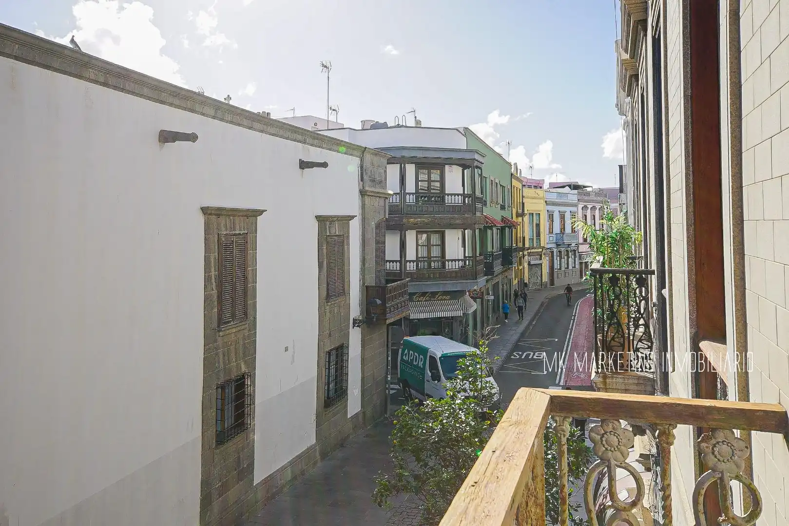 Vista exterior de Casa o xalet en venda en Las Palmas de Gran Canaria amb Terrassa i Balcó