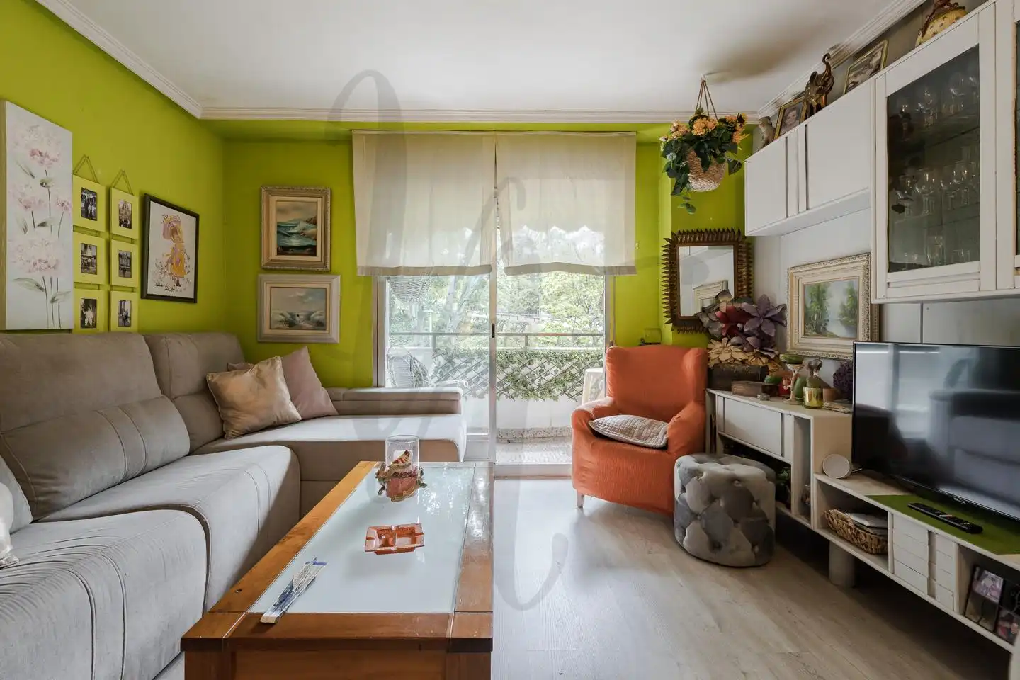 Living room of Flat for sale in San Sebastián de los Reyes  with Heating, Parquet flooring and Terrace