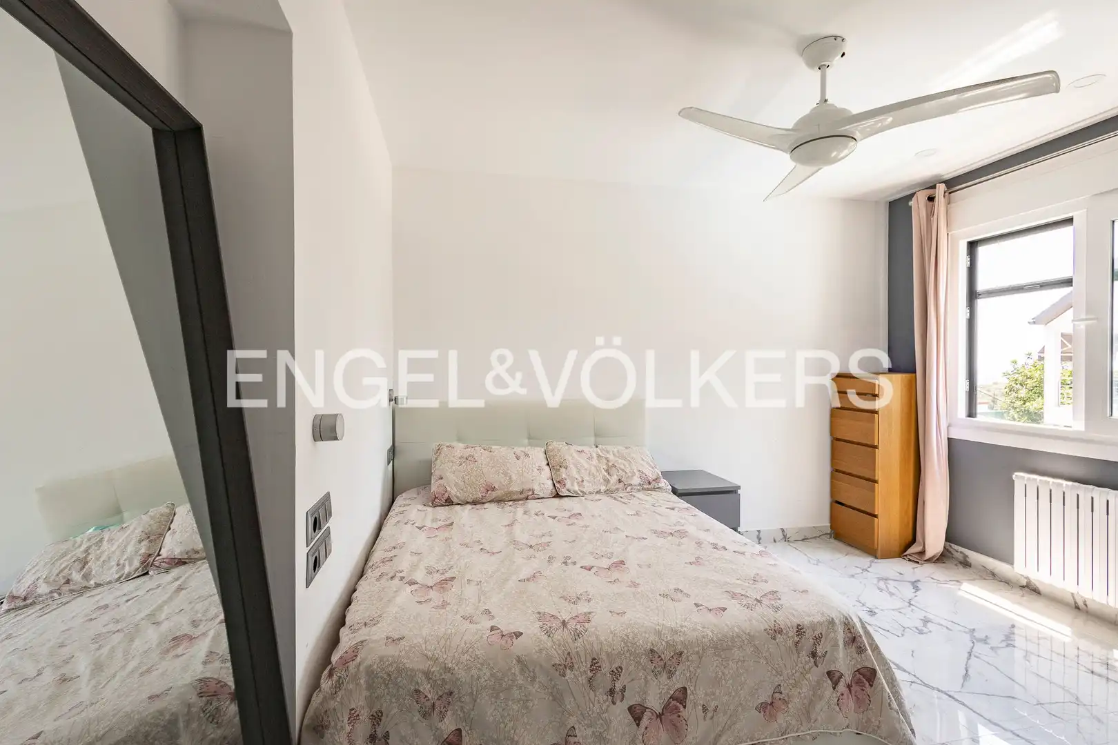 Bedroom of Houses for sale in Castelldefels  with Air Conditioner, Heating and Swimming Pool