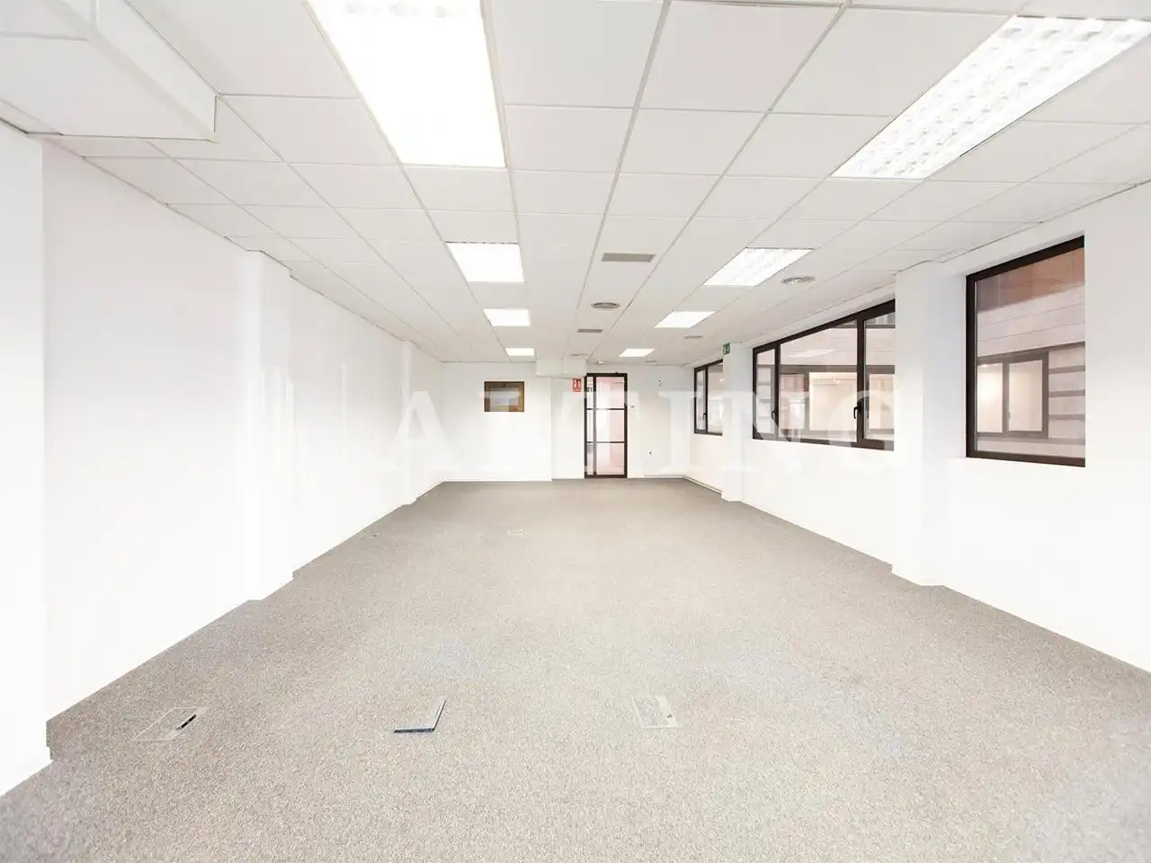 Office space with lift to rent in Catalunya, imagen 43