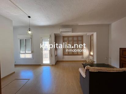 Sala d'estar de Pis en venda en Ontinyent amb Traster i Balcó
