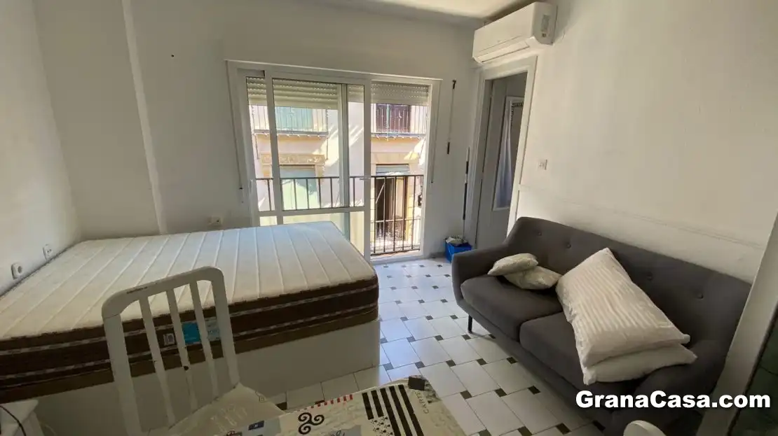 Habitación de Ático de alquiler en Granada con Aire acondicionado, Calefacción y Terraza