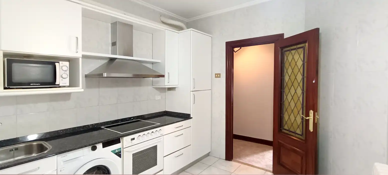 Kitchen of Flat for rent in Basauri   with Balcony
