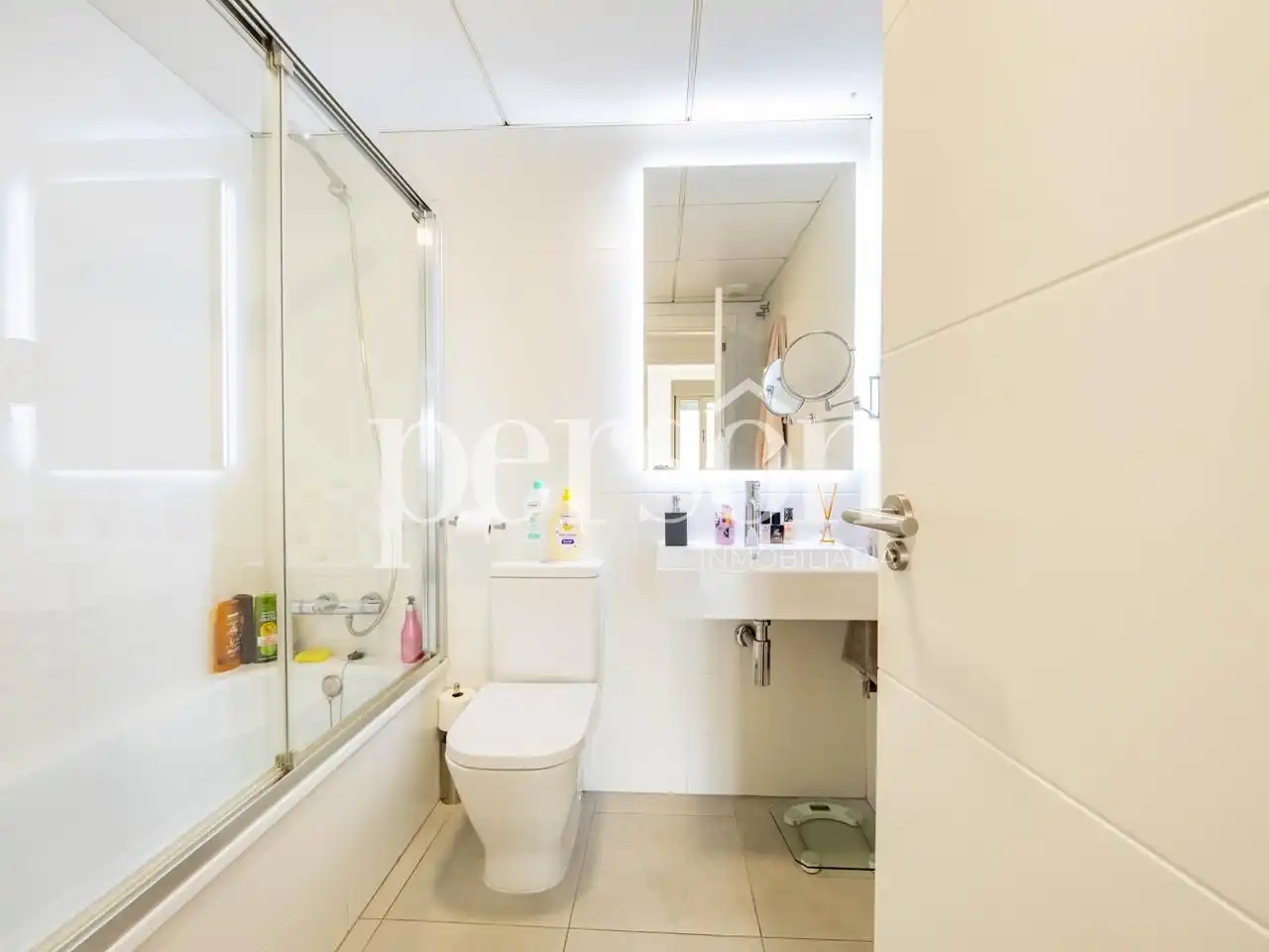 Baño de Piso en venta en Valencia con Aire acondicionado, Calefacción y Balcón