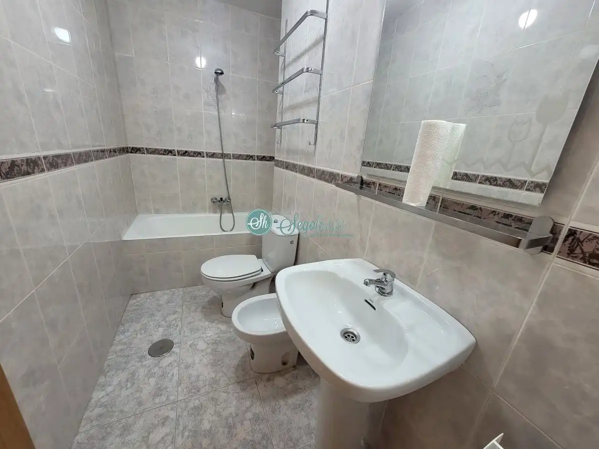 Baño de Casa o chalet en venta en Segovia con Calefacción, Terraza y Trastero