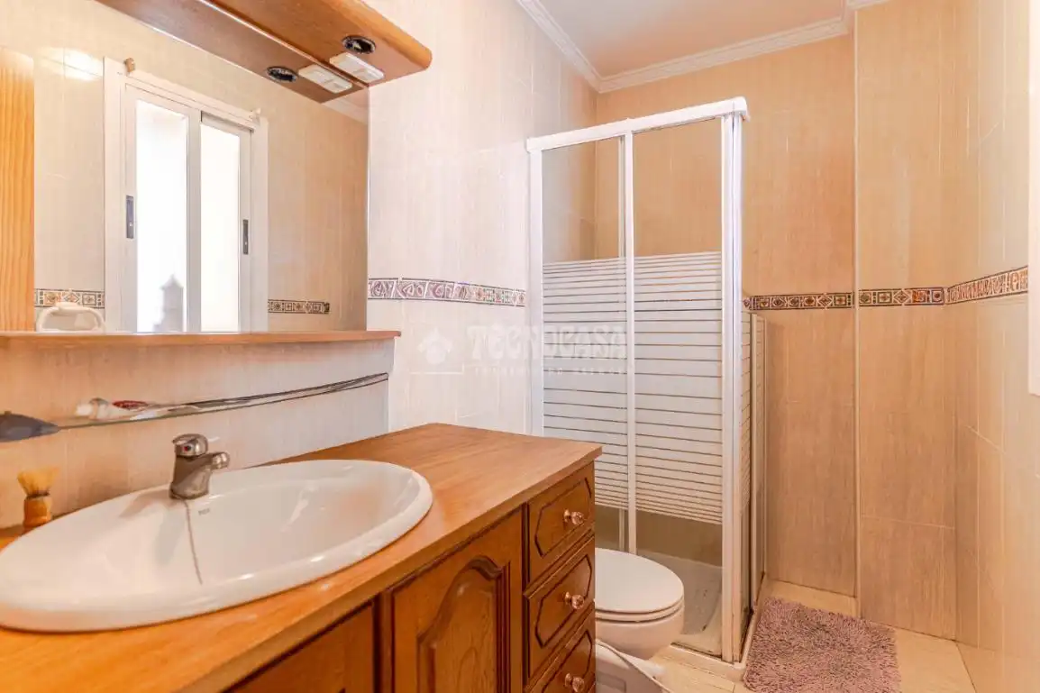 Baño de Casa adosada en venta en Motril con Calefacción y Terraza