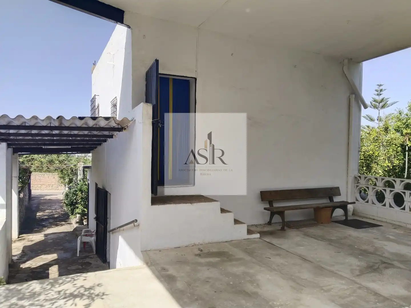 Exterior view of Houses for sale in Alzira  with Terrace, Storage room and Swimming Pool