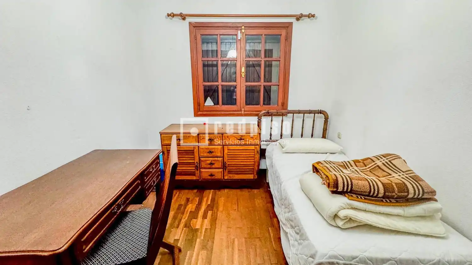 Habitación de Casa o chalet en venta en Abegondo con Parquet, Terraza y Amueblado