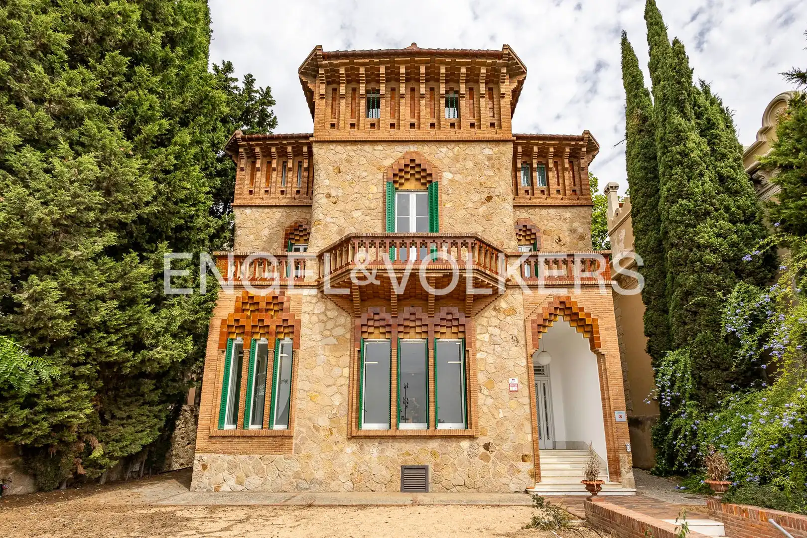 Vista exterior de Casa o xalet de lloguer en Barcelona amb Aire condicionat, Calefacció i Jardí privat