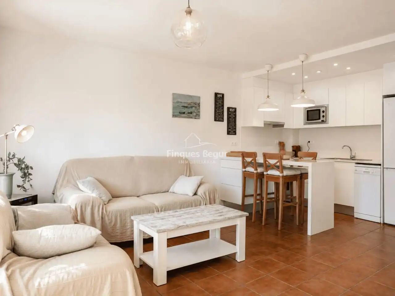Sala de estar de Apartamento en venta en Begur con Terraza, Amueblado y Balcón