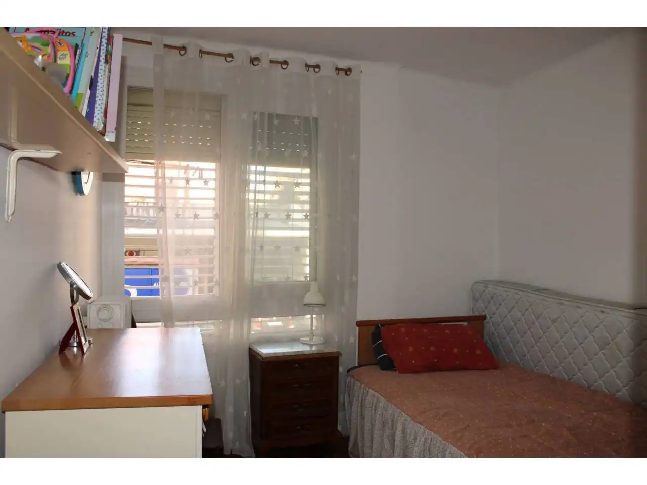 Bedroom of Flat for sale in Girona  with Heating and Furnished