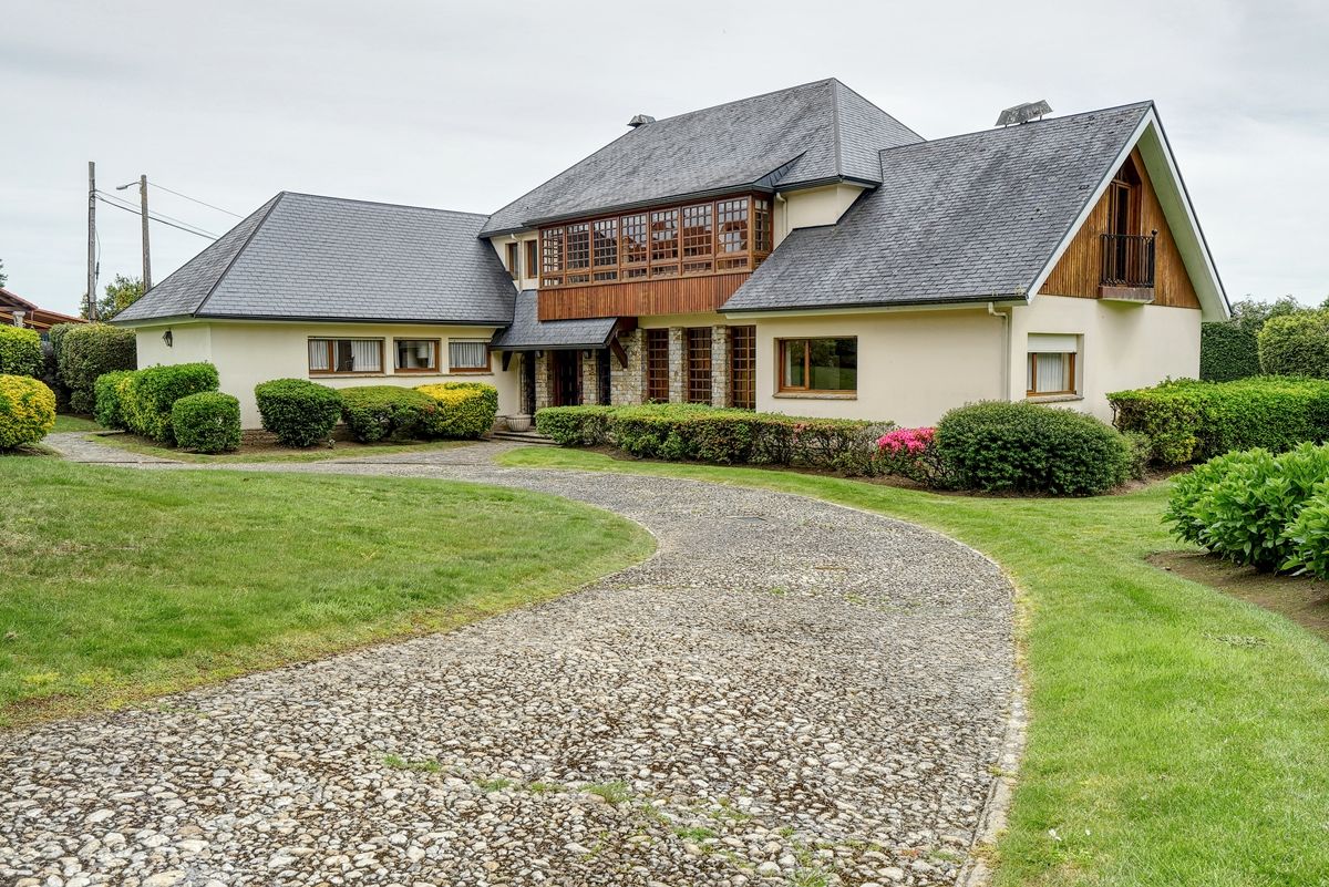 Vista exterior de Casa o xalet en venda en Sada (A Coruña) amb Calefacció, Jardí privat i Parquet