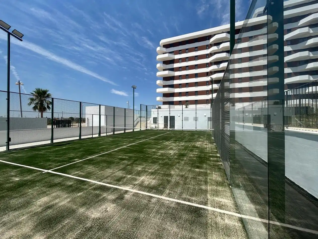 Terrassa de Pis de lloguer en Dos Hermanas amb Aire condicionat, Terrassa i Piscina comunitària